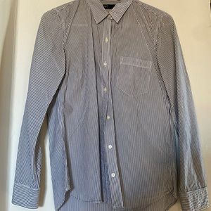 Women’s GAP black and white striped fitted button down